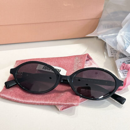 Miu Miu trendy fashion sunglasses - Image 7