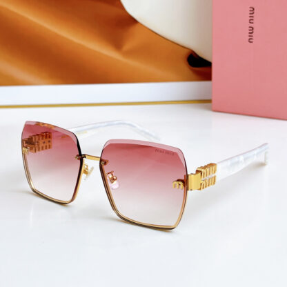 Miu Miu trendy fashion sunglasses - Image 7