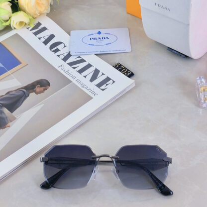 Prada fashion trend sunglasses - Image 6