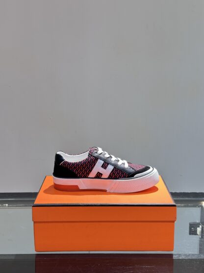 Hermes men's low-top comfortable black and red color matching casual sports shoes - Image 6