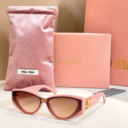 Miu Miu trendy fashion sunglasses - Image 7