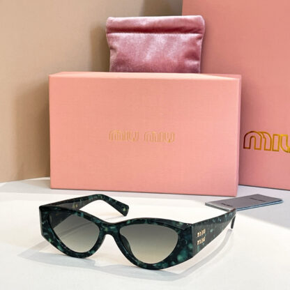 Miu Miu trendy fashion sunglasses - Image 7