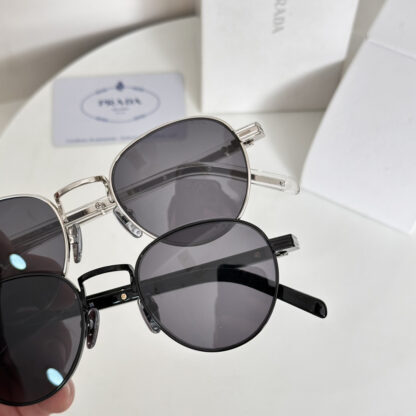 Prada fashion trend sunglasses - Image 6