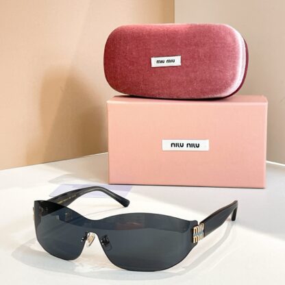 Miu Miu trendy fashion sunglasses - Image 7