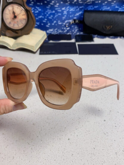 Prada fashion trend sunglasses - Image 7