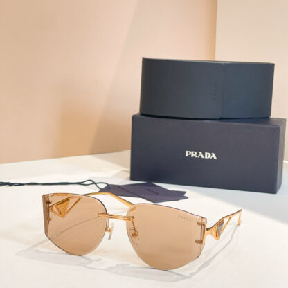 Prada fashion trend sunglasses - Image 6