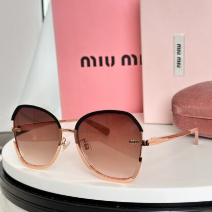 Miu Miu trendy fashion sunglasses - Image 7