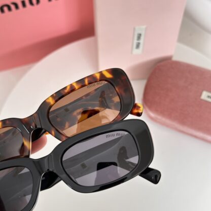 Miu Miu trendy fashion sunglasses - Image 7