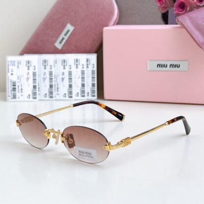 Miu Miu trendy fashion sunglasses - Image 7