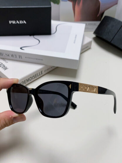 Prada fashion trend sunglasses - Image 6