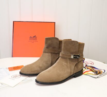 Hermès Classic Apricot Silver Buckle Fashion Knight Boots - Image 5