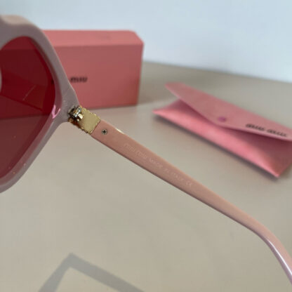 Miu Miu trendy fashion sunglasses - Image 7