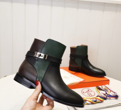Hermès classic black and green color matching silver buckle fashion knight boots - Image 5