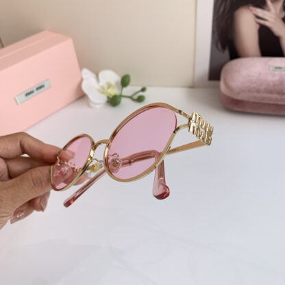 Miu Miu trendy fashion sunglasses - Image 7