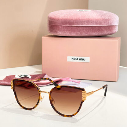 Miu Miu trendy fashion sunglasses - Image 7