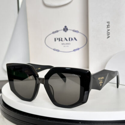 Prada fashion trend sunglasses - Image 6