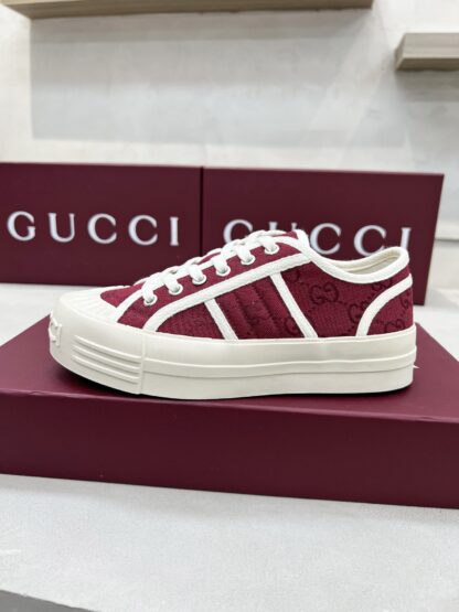 Gucci classic design German training elements catwalk model - Image 7