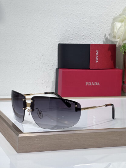 Prada fashion trend sunglasses - Image 6