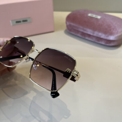 Miu Miu trendy fashion sunglasses - Image 7