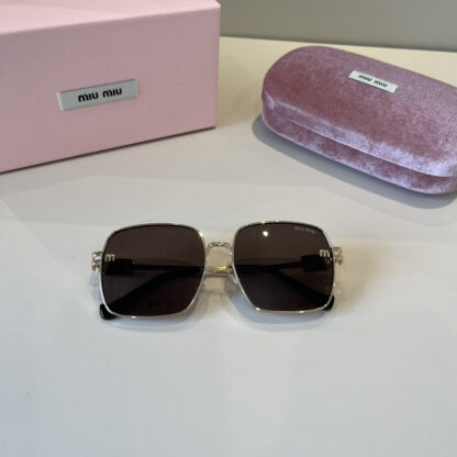 Miu Miu trendy fashion sunglasses - Image 7