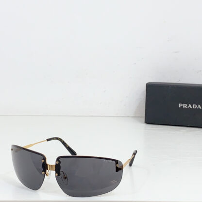 Prada fashion trend sunglasses - Image 6