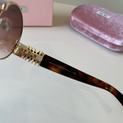 Miu Miu trendy fashion sunglasses - Image 7