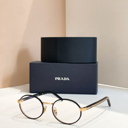 Prada fashion trend sunglasses - Image 6