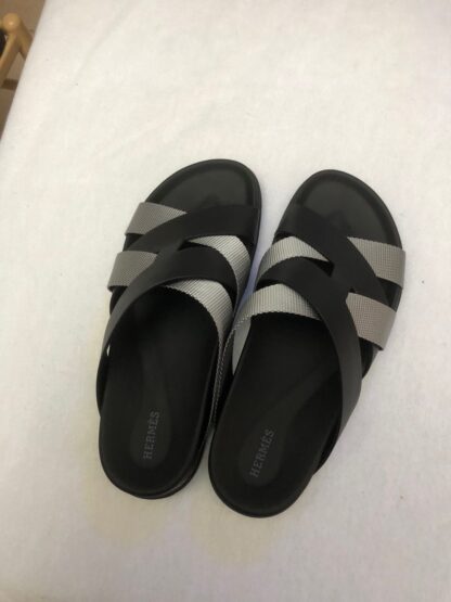 Hermès black and grey woven slippers - Image 3