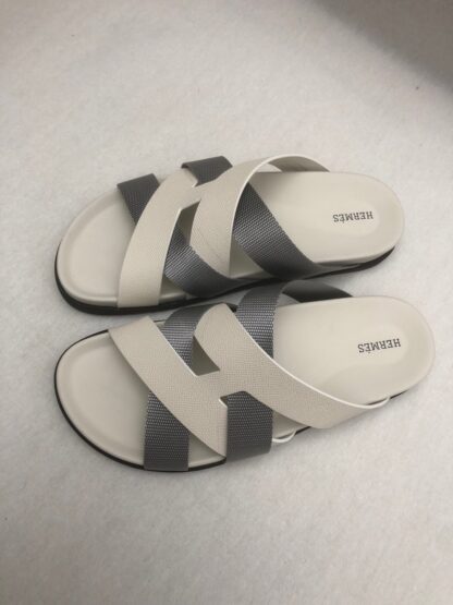 Hermès beige and grey colorblock woven slippers - Image 3