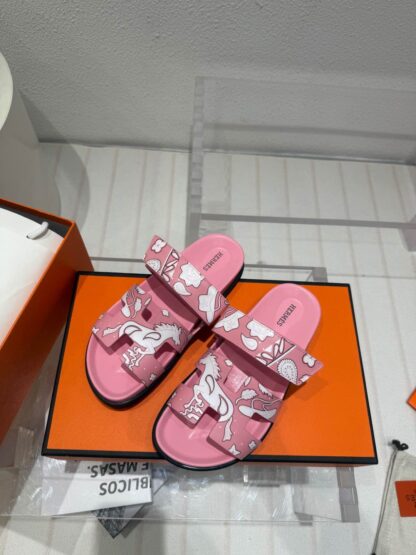 Hermès couple pink and white woven sandals - Image 3