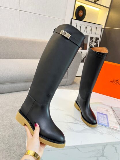 Hermès black classic kelly buckle knight boots - Image 5