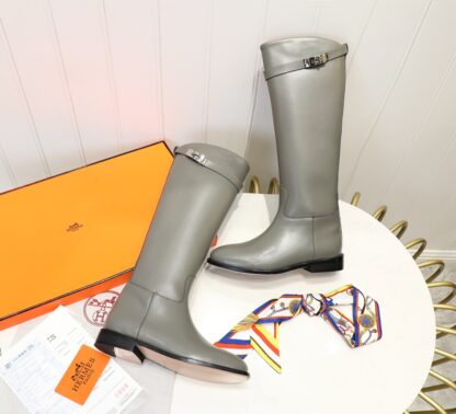 Hermès Grey Classic Kelly Buckle Biker Boots - Image 6