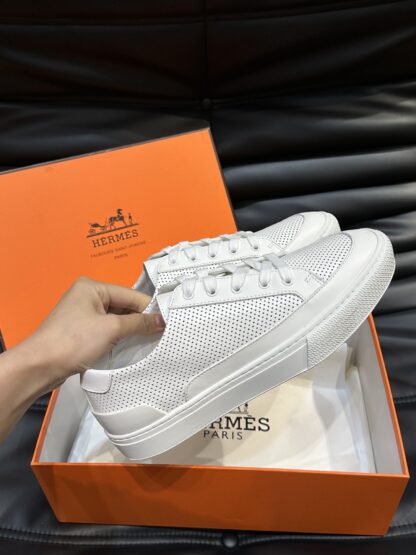 Hermès men's off-white breathable low-top casual sports shoes - Image 6
