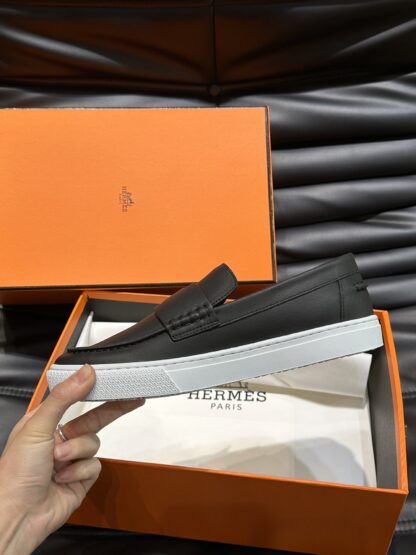 Hermès classic men's black soft and durable casual loafers - Image 6