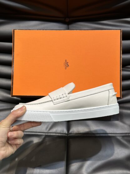 Hermès classic men's off-white soft and durable casual loafers - Image 6