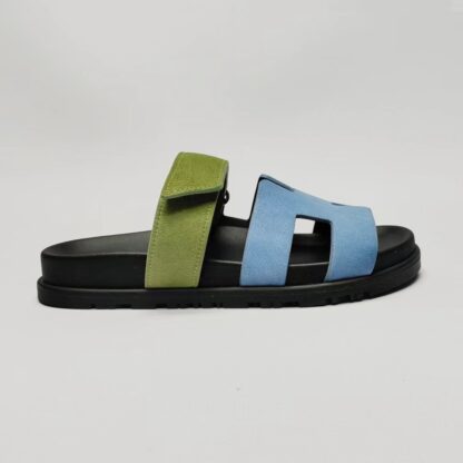 Hermès couple's blue-green woven slippers - Image 6