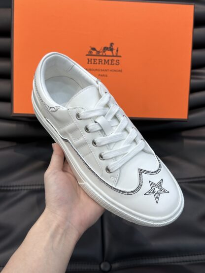 Hermès men's comfortable cowhide white low-top casual sneakers - Image 6