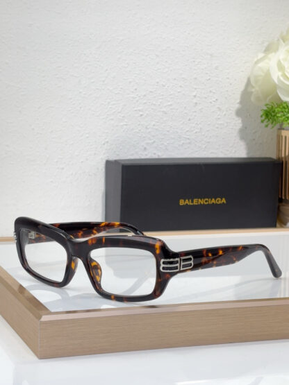 Balenciaga fashion sunglasses - Image 6