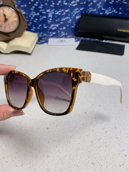 Balenciaga fashion sunglasses - Image 7