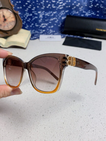Balenciaga fashion sunglasses - Image 6