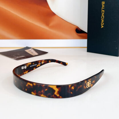 Balenciaga fashion sunglasses - Image 5