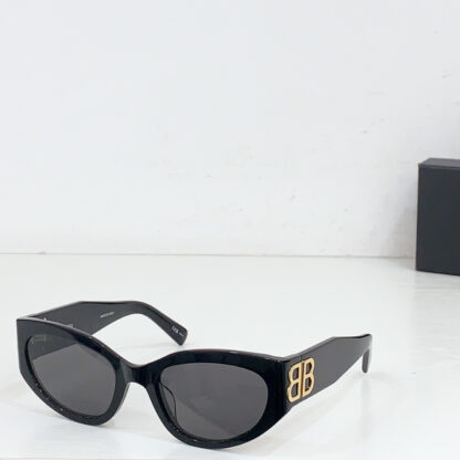 Balenciaga fashion sunglasses - Image 6