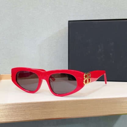 Balenciaga fashion sunglasses - Image 6