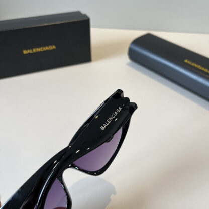 Balenciaga fashion sunglasses - Image 6