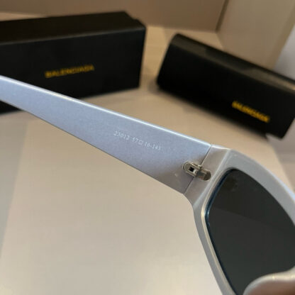 Balenciaga fashion sunglasses - Image 6