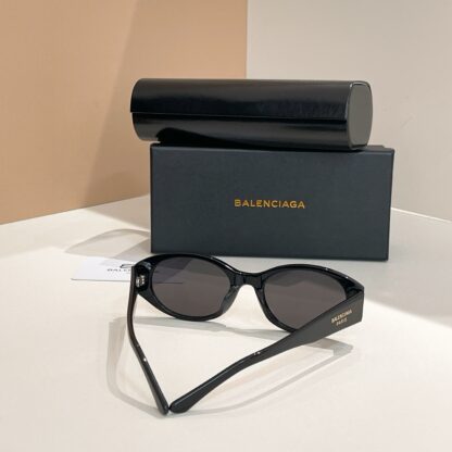Balenciaga fashion sunglasses - Image 6