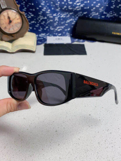 Balenciaga fashion sunglasses - Image 7