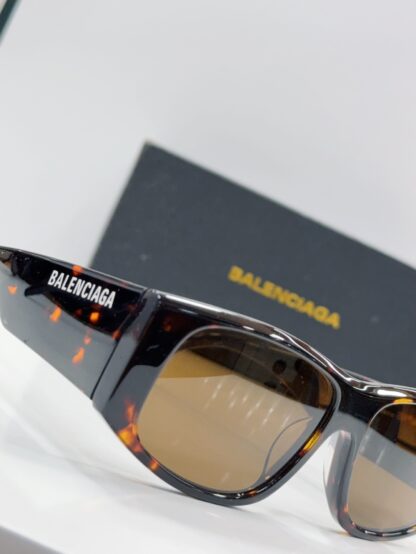 Balenciaga fashion sunglasses - Image 6