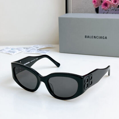 Balenciaga fashion sunglasses - Image 6