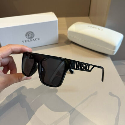 Versace fashion trend sunglasses - Image 6